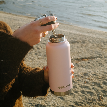 950mL Insulated Bottle w/ Straw Lid