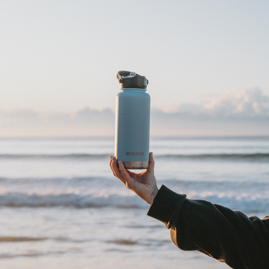 950mL Insulated Bottle w/ Straw Lid